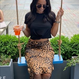 Women’s cheetah silk skirt Lulus